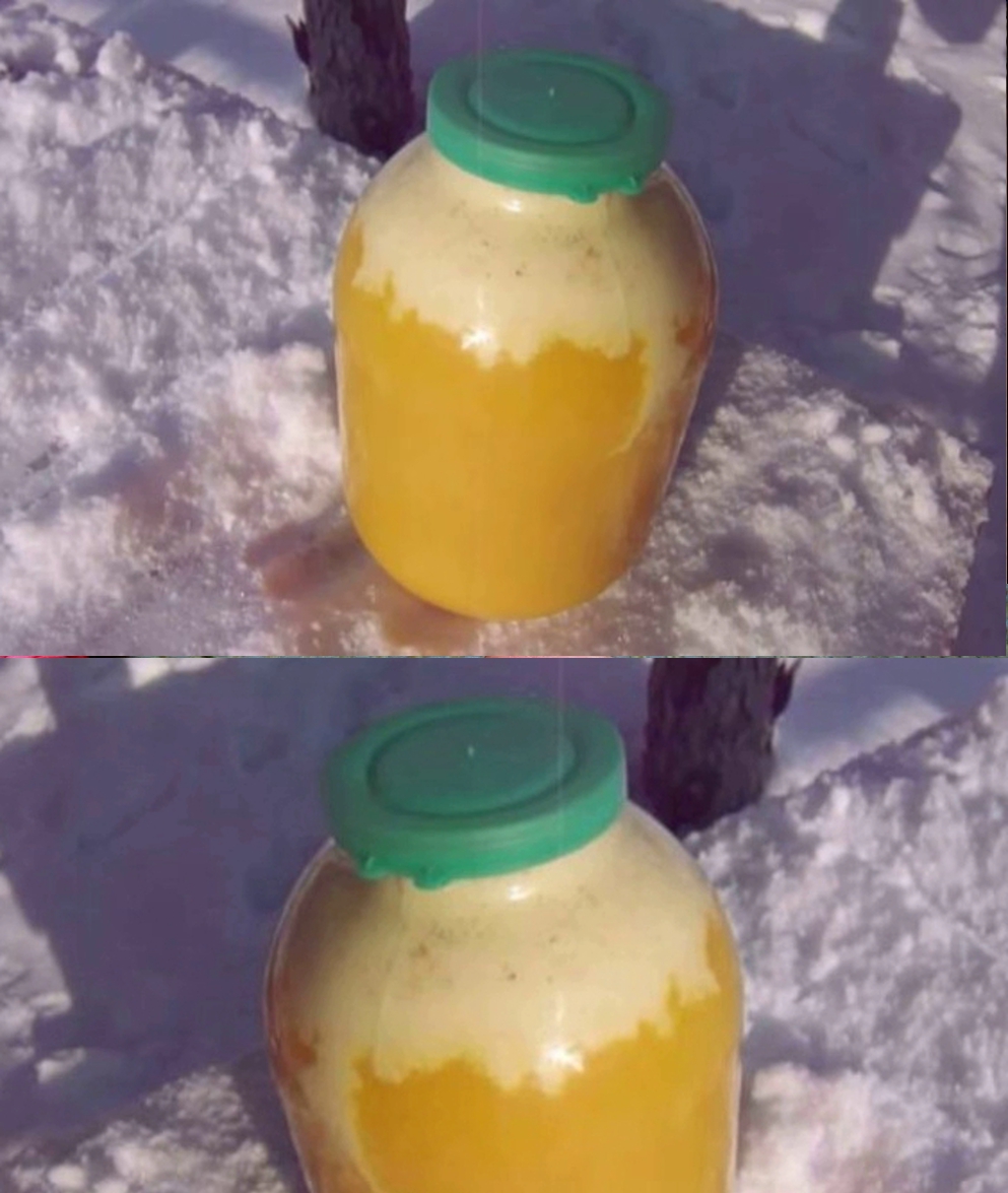 What σ knows the white foam in the Bank of Honey? People, Klechi, pound honey, immediately or after some time Moch, find that white foam is being borne on the pipe of honey in the jar in the bank. What is she σ know?